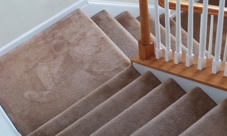 How to clean carpet on stairs